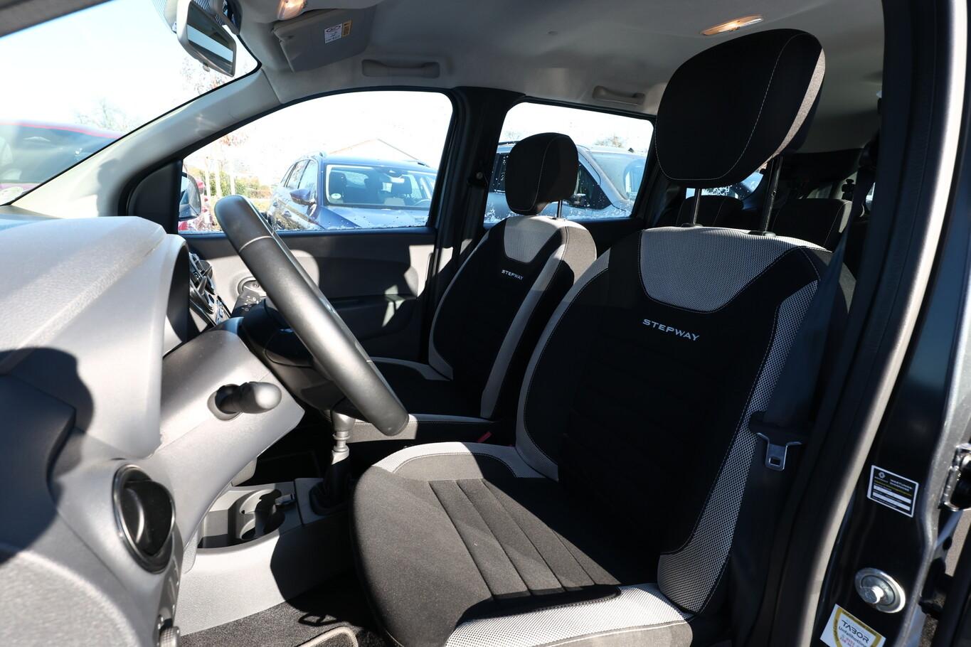 Dacia Lodgy Stepway 1.5 dCi 115 7-S Nav PDC Temp NSW