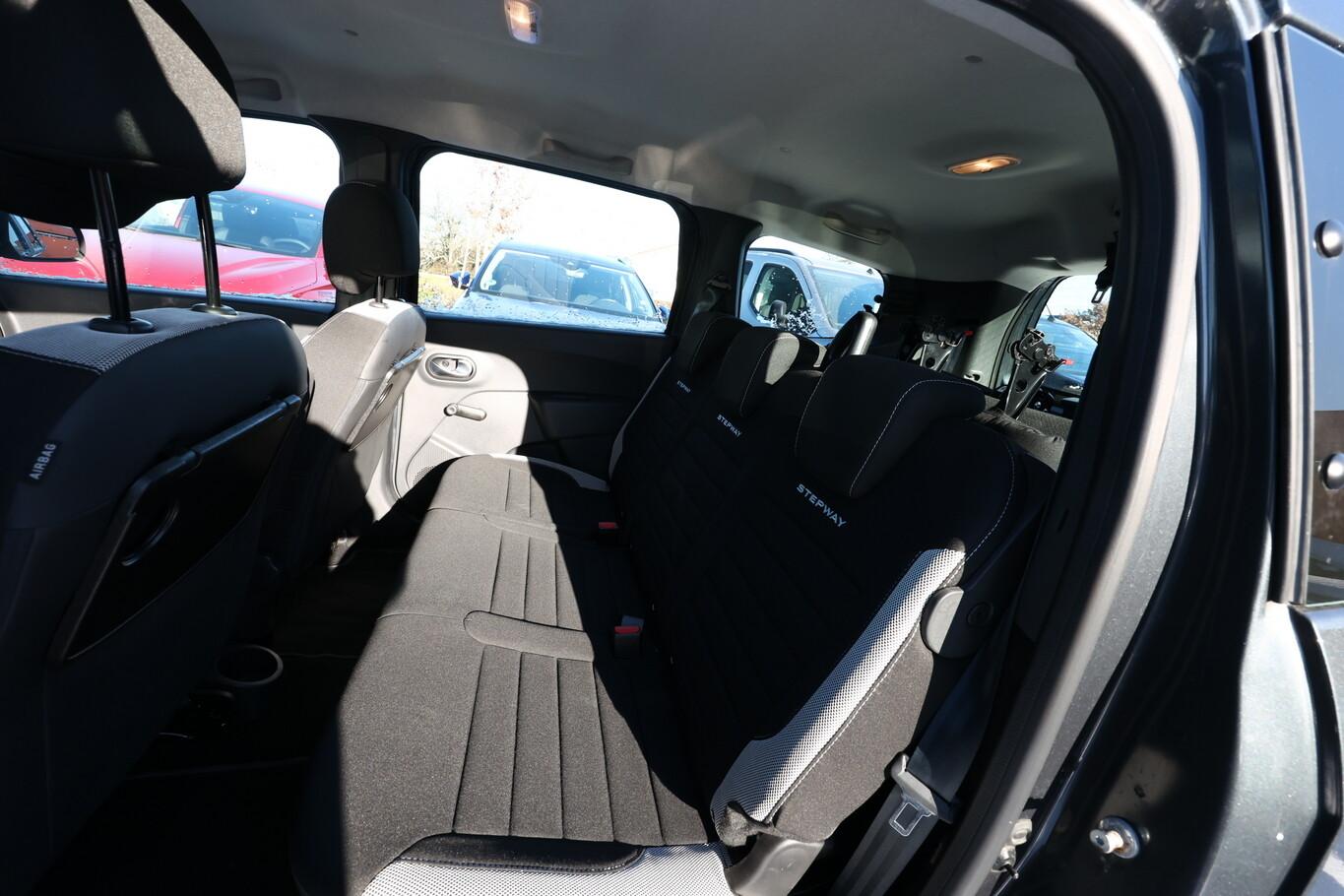 Dacia Lodgy Stepway 1.5 dCi 115 7-S Nav PDC Temp NSW