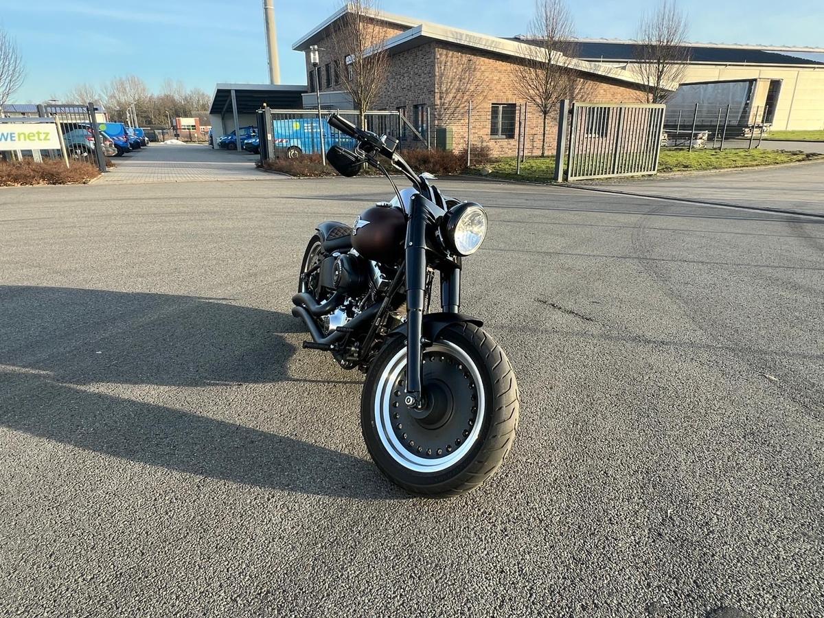 Harley-Davidson Fat Boy Seitentasche+Alcantara+Auspuffanlage