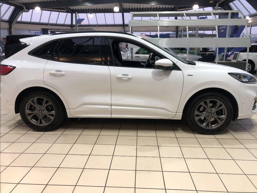 Ford Kuga 1.5 EcoBoost ST-LINE X AHK