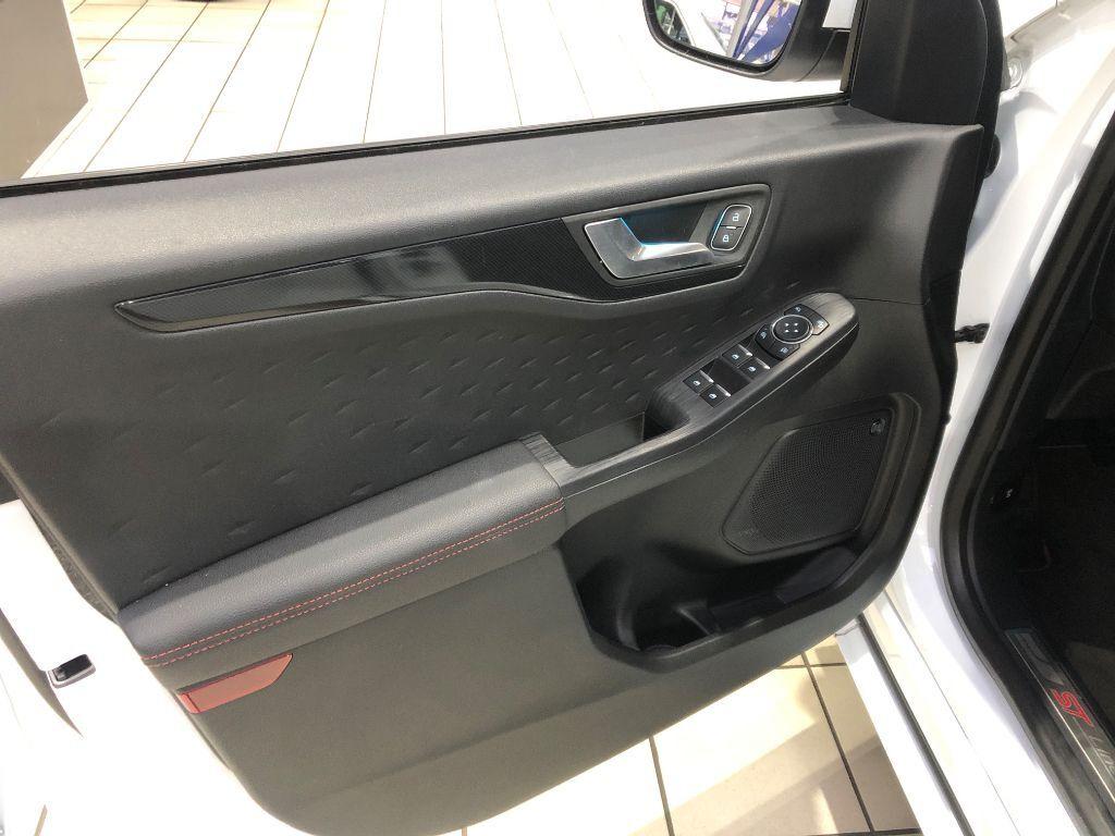 Ford Kuga 1.5 EcoBoost ST-LINE X AHK