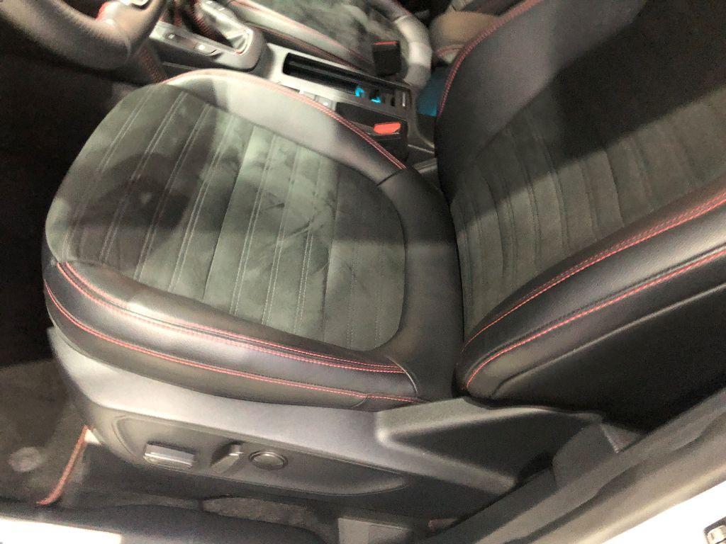 Ford Kuga 1.5 EcoBoost ST-LINE X AHK