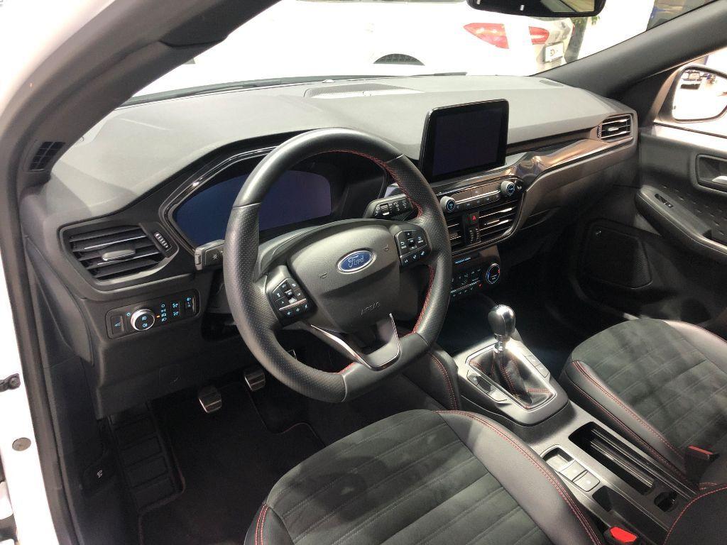 Ford Kuga 1.5 EcoBoost ST-LINE X AHK