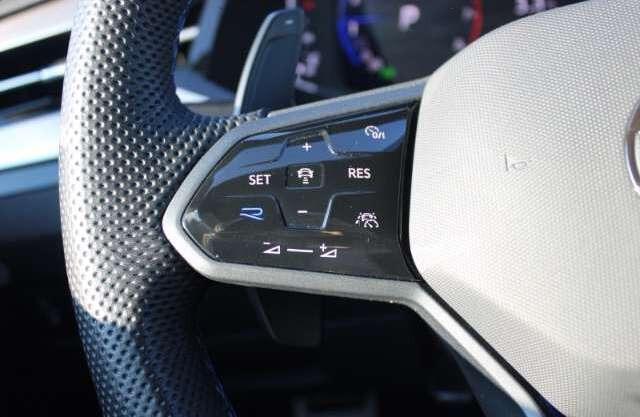 Volkswagen Arteon SB R 4M Pano ACC Navi Matrix HarmanKardon DCC 3...