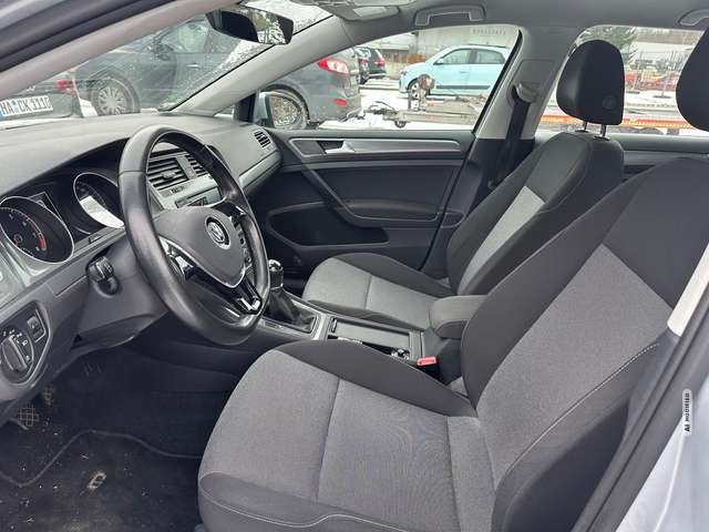 Volkswagen Golf 1.2 TSI  Trendline PDC v+h UNFALL