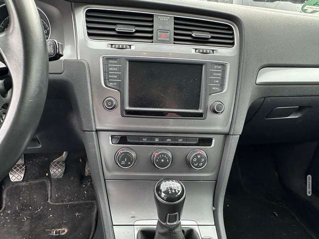 Volkswagen Golf 1.2 TSI  Trendline PDC v+h UNFALL