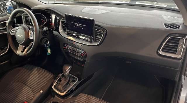 Kia cee'd / Ceed 1.5 T-GDI Navi LED Kamera DAB CarPlay SHZ LenkradH