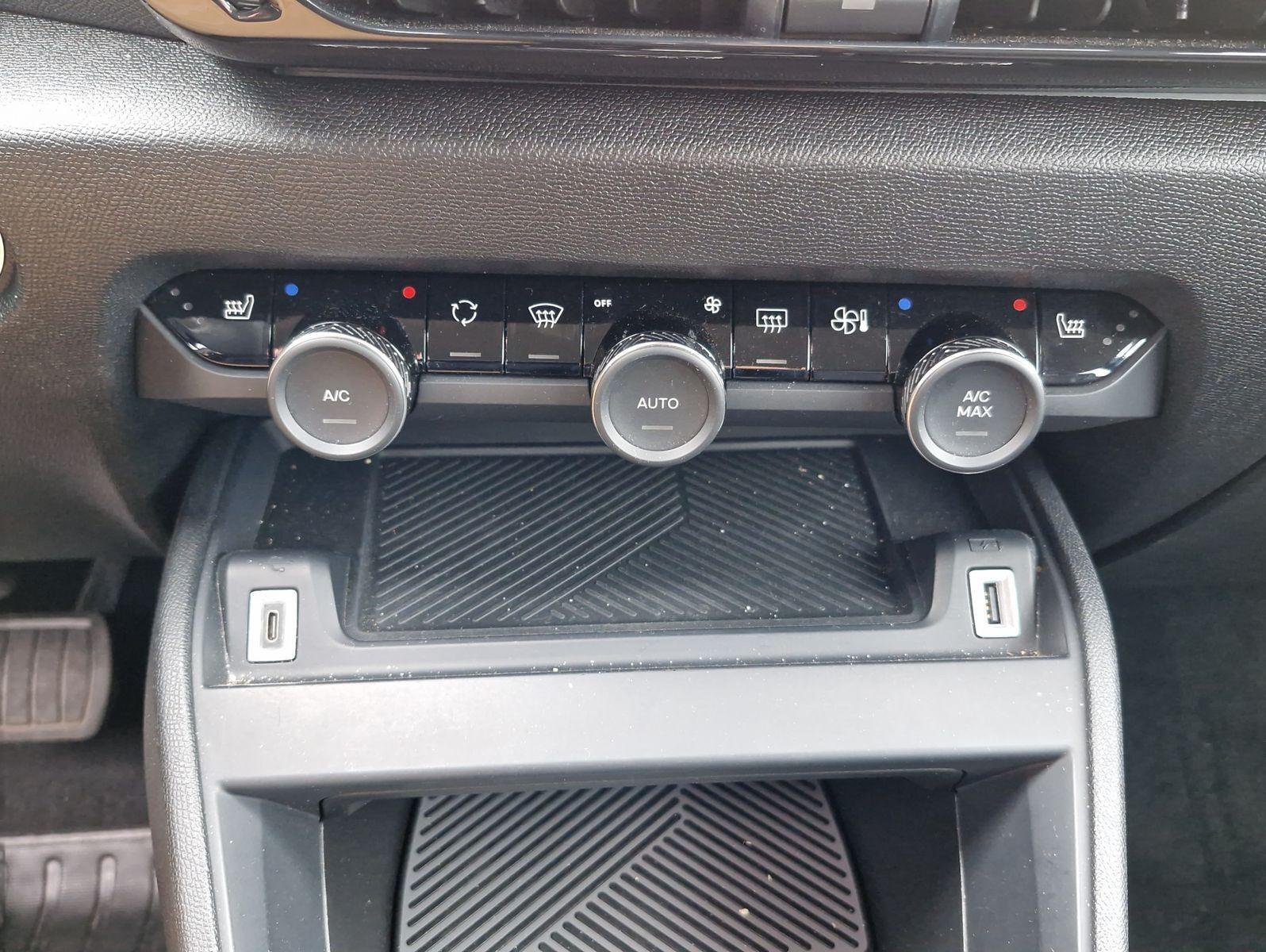 Citroën C4 PureTech 130 Plus AT LED Kamera SHZ PDC CarPl