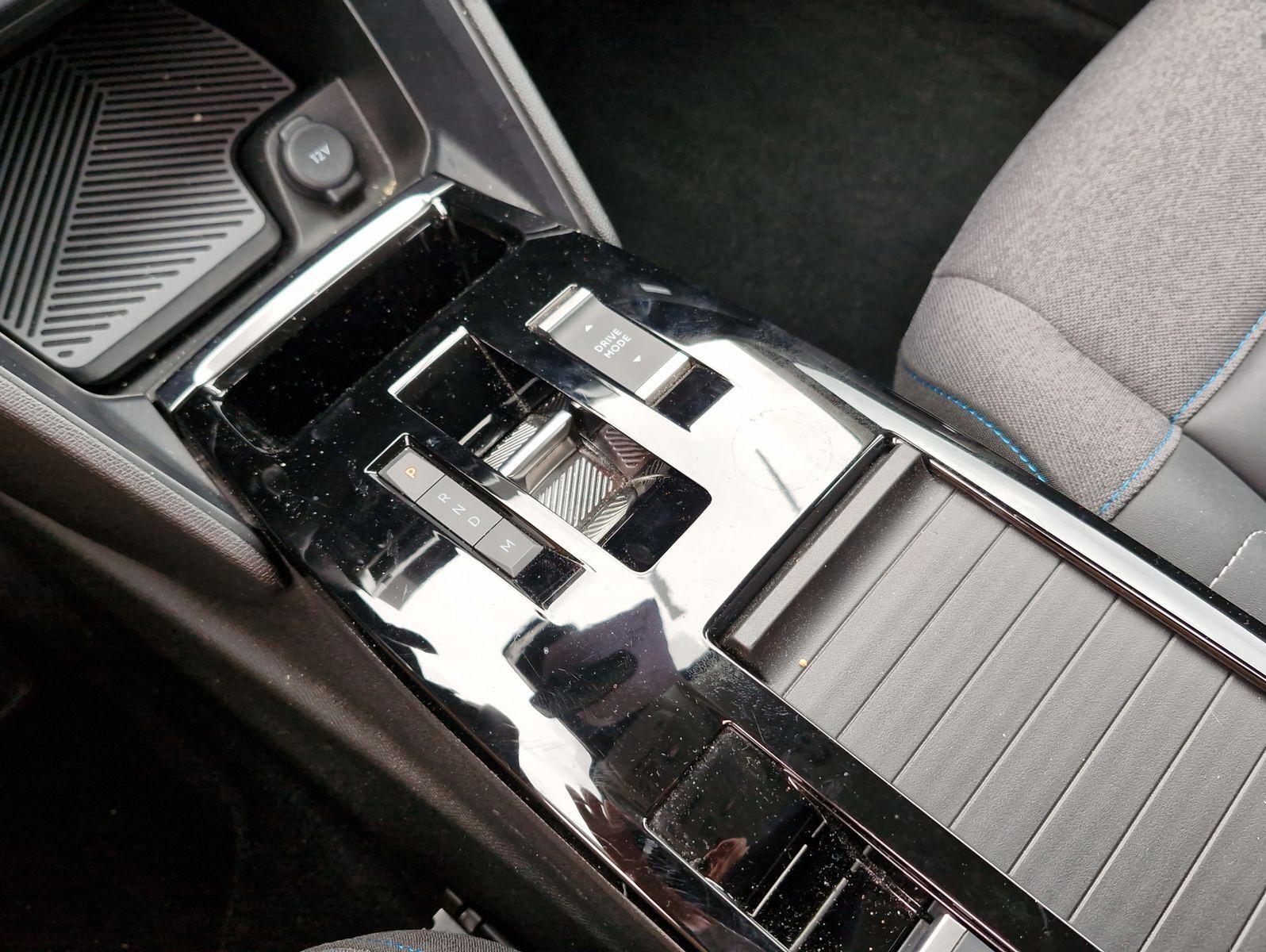 Citroën C4 PureTech 130 Plus AT LED Kamera SHZ PDC CarPl