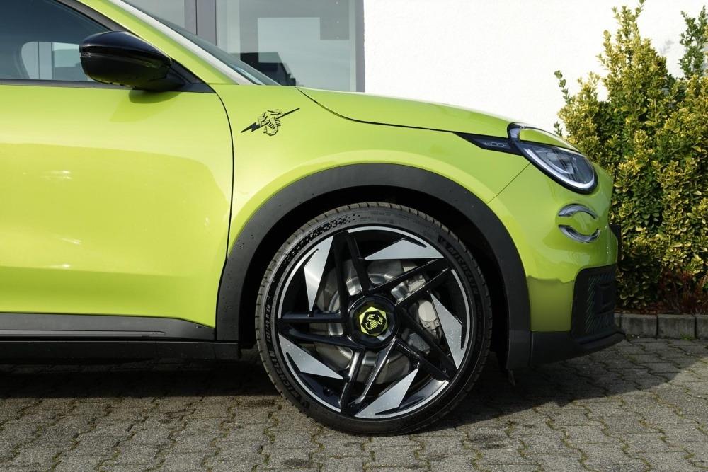 Abarth 600e TURISMO 240PS SOFORT!