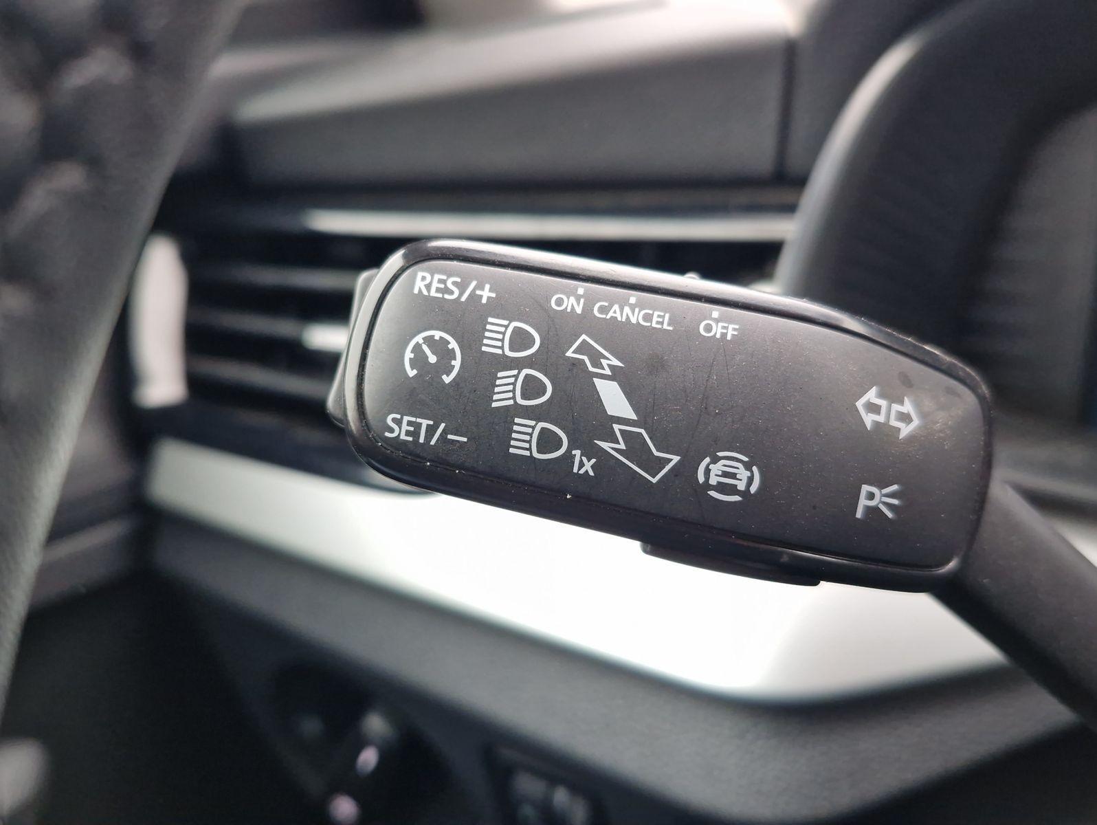 Skoda Kamiq 1.0 TSI Ambition LED Kamera PDC CarPlay Al