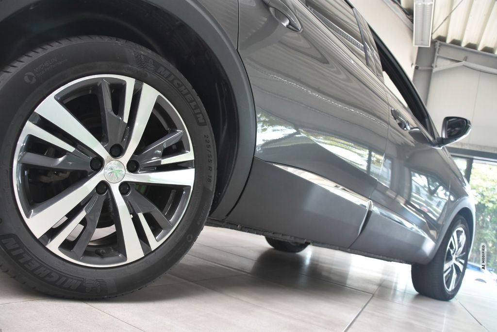 Peugeot 5008 Allure Pack LED Navi Kamera Sitzhz ACC