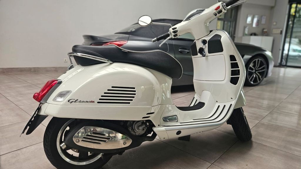 Vespa 300 GTS i.e Super ABS Weiß 1.Hand