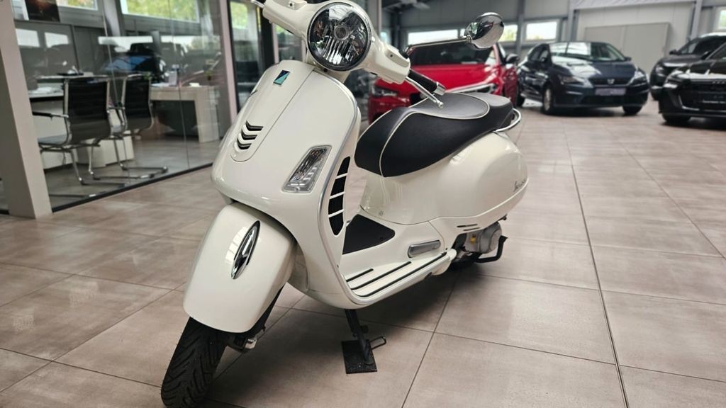 Vespa 300 GTS i.e Super ABS Weiß 1.Hand