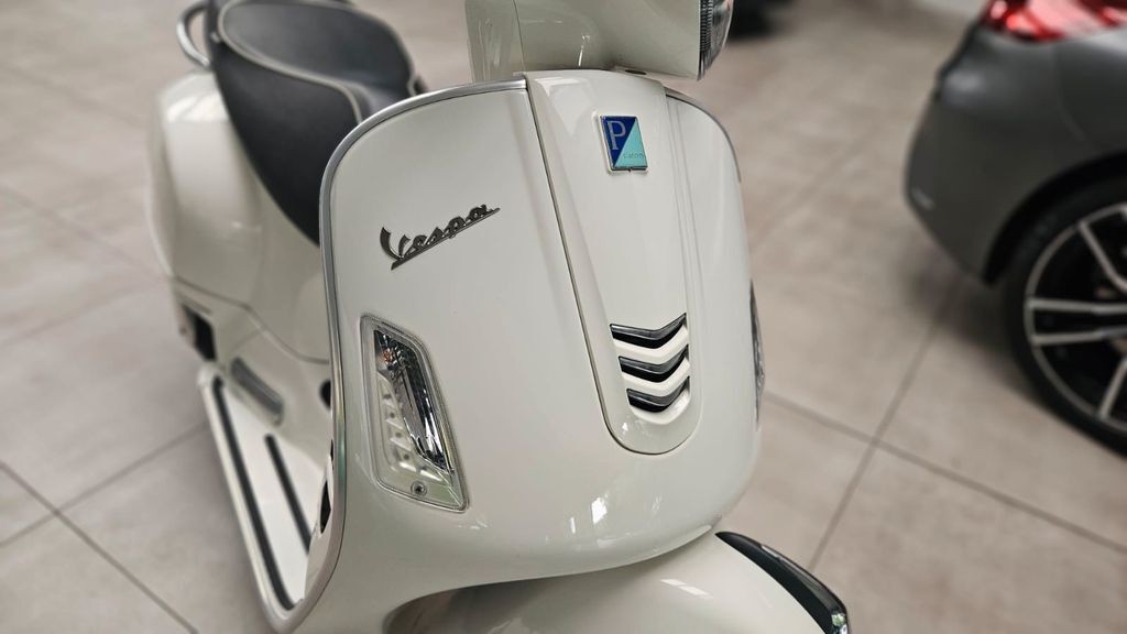 Vespa 300 GTS i.e Super ABS Weiß 1.Hand