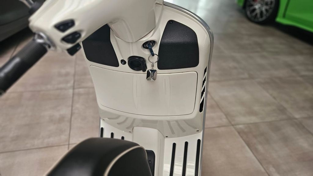 Vespa 300 GTS i.e Super ABS Weiß 1.Hand