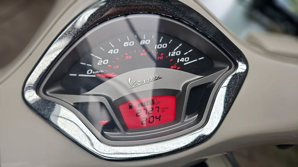 Vespa 300 GTS i.e Super ABS Weiß 1.Hand