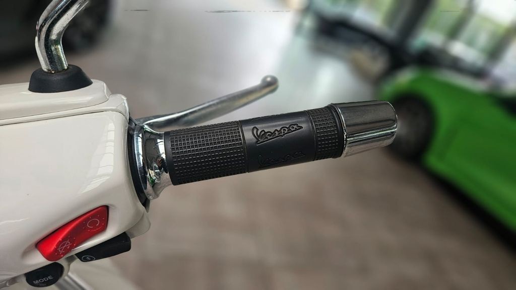 Vespa 300 GTS i.e Super ABS Weiß 1.Hand