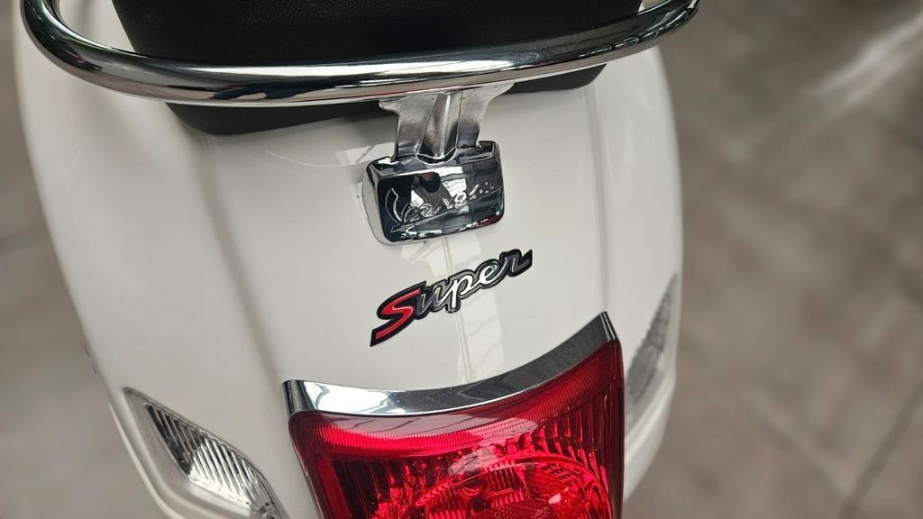 Vespa 300 GTS i.e Super ABS Weiß 1.Hand