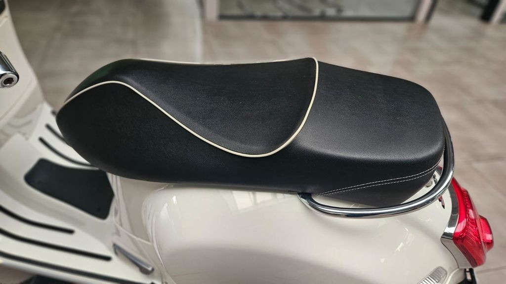 Vespa 300 GTS i.e Super ABS Weiß 1.Hand