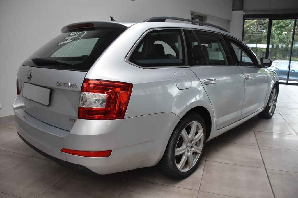 Skoda Octavia Combi Elegance 2ZKlimaauto Tempo SHZ PDC