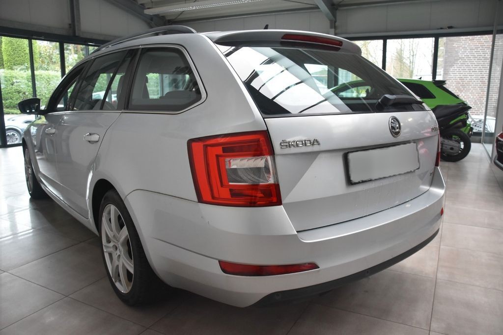 Skoda Octavia Combi Elegance 2ZKlimaauto Tempo SHZ PDC