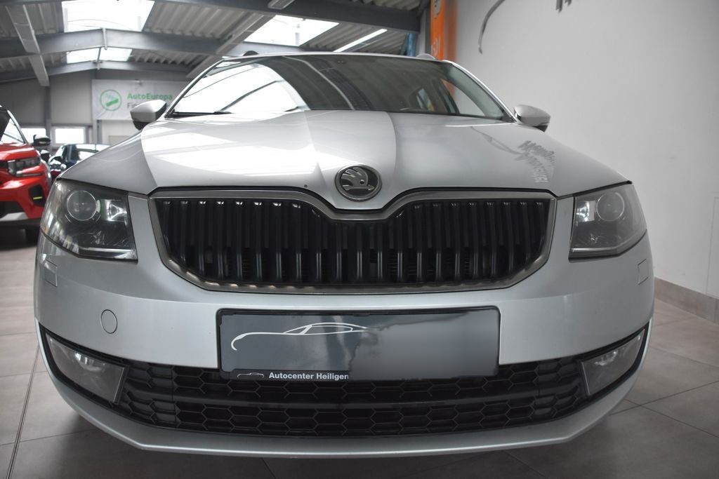 Skoda Octavia Combi Elegance 2ZKlimaauto Tempo SHZ PDC