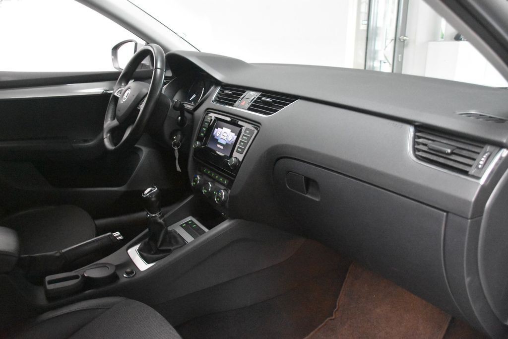 Skoda Octavia Combi Elegance 2ZKlimaauto Tempo SHZ PDC
