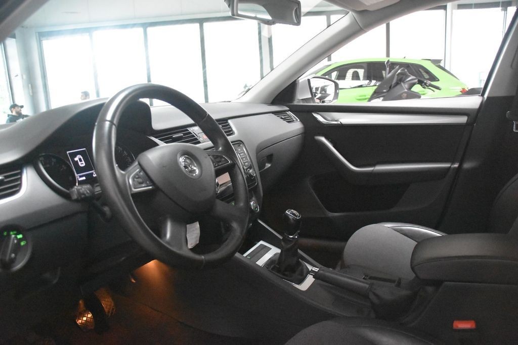 Skoda Octavia Combi Elegance 2ZKlimaauto Tempo SHZ PDC