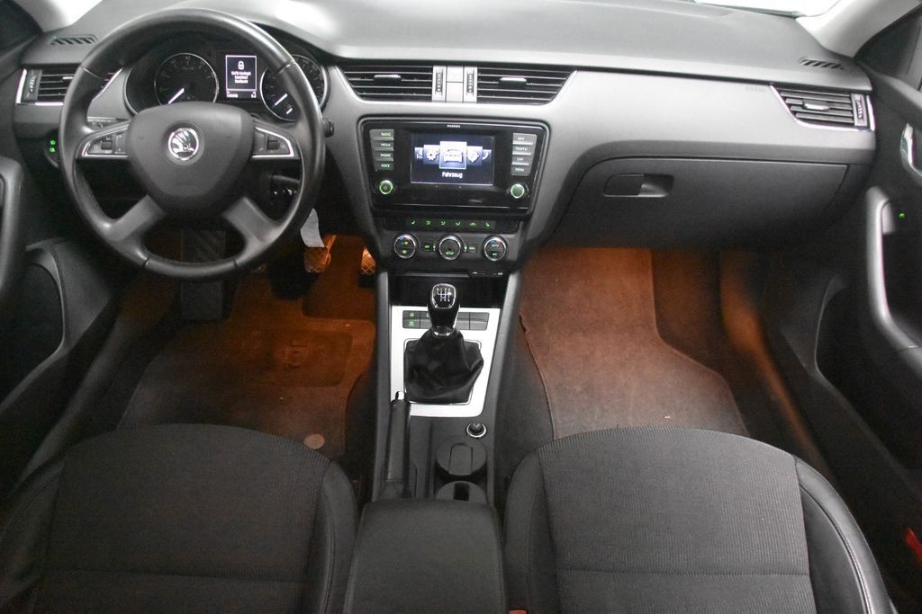 Skoda Octavia Combi Elegance 2ZKlimaauto Tempo SHZ PDC