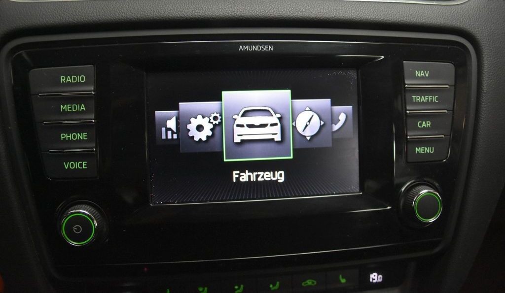 Skoda Octavia Combi Elegance 2ZKlimaauto Tempo SHZ PDC