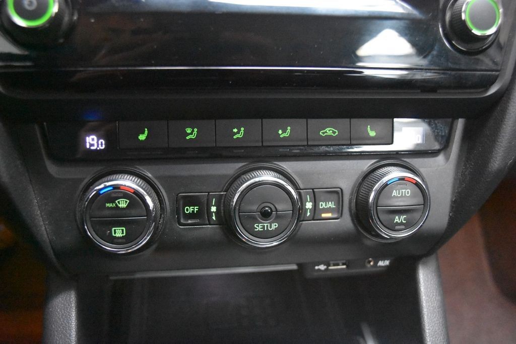 Skoda Octavia Combi Elegance 2ZKlimaauto Tempo SHZ PDC
