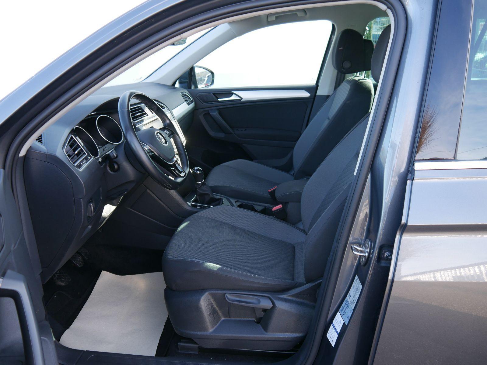 Volkswagen Tiguan 1.5 TSI ACT COMFORTLINE* ACC *AHK* WINTERPAKET * LED * NAVI * PDC * SHZG 