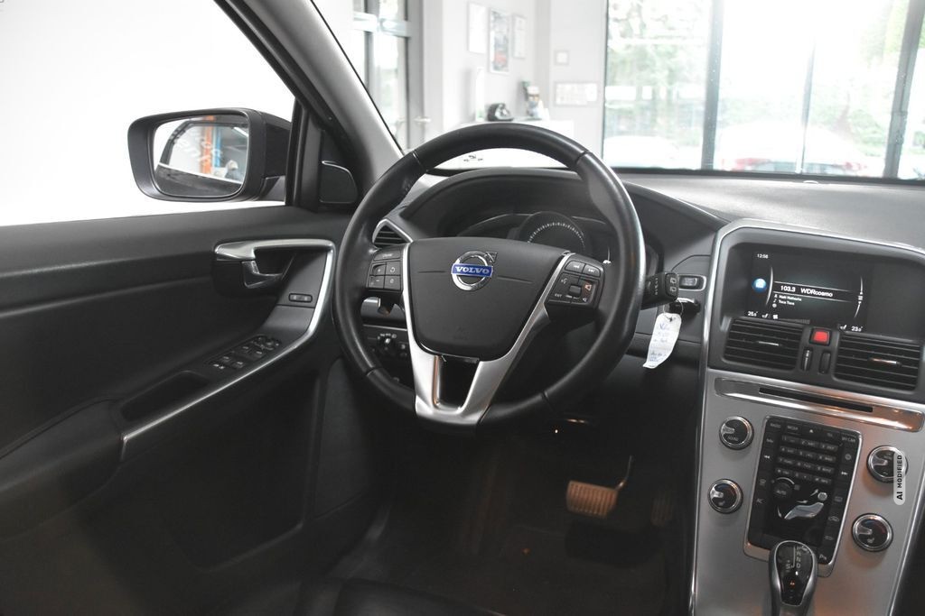 Volvo XC60 XC60 Summum 2WD Navi Klima Tempo SHZ PDC