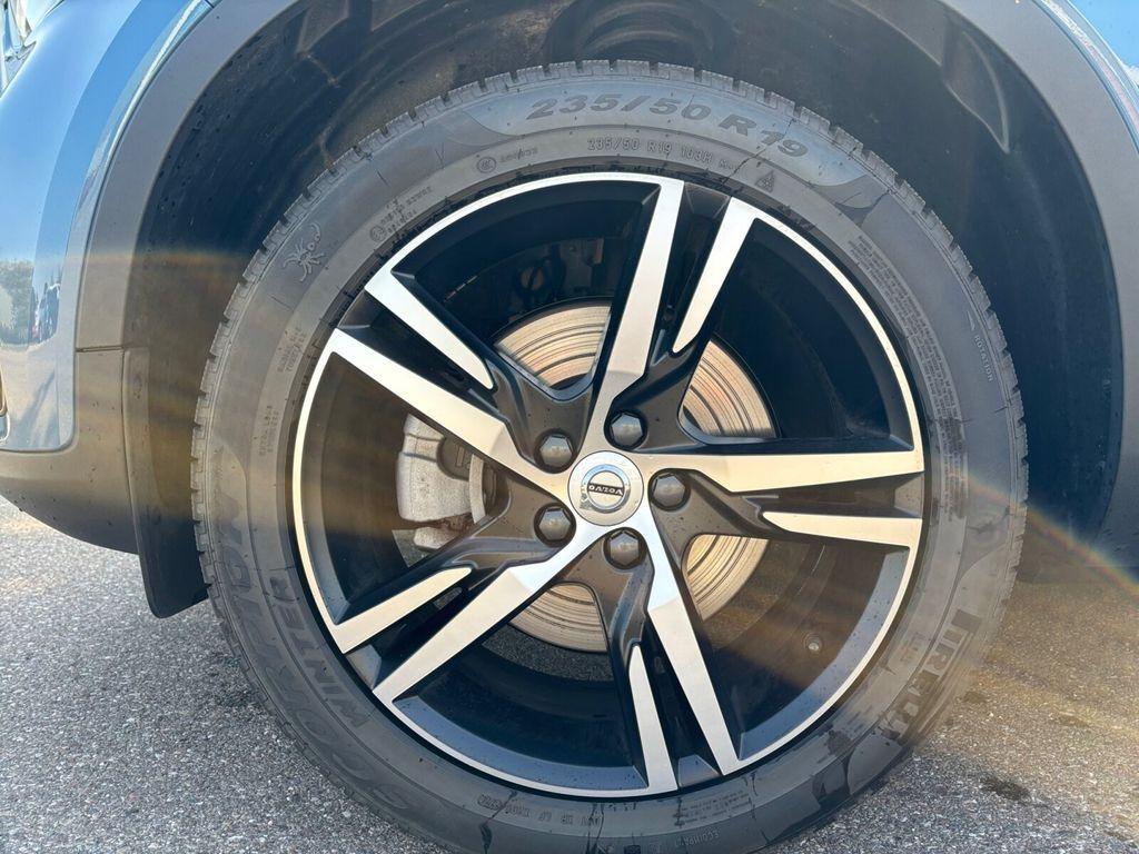 Volvo XC40 2WD Plus Dark RÜCKFAHRKAMERA+SITZHEIZUNG