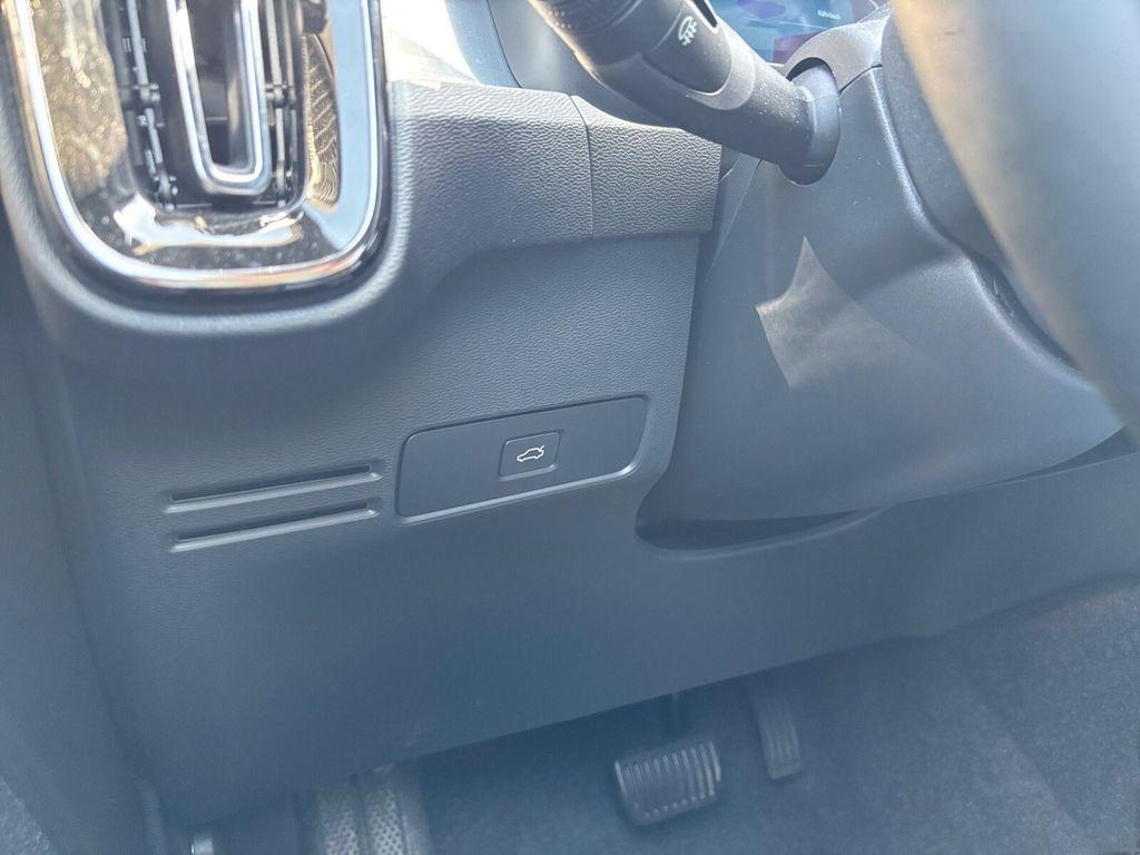 Volvo XC40 2WD Plus Dark RÜCKFAHRKAMERA+SITZHEIZUNG