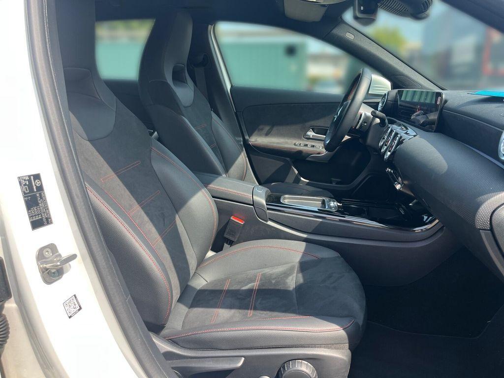 Mercedes-Benz A 180 AMG Line NAVIGATION+SITZ-& LENKRADHEIZUNG