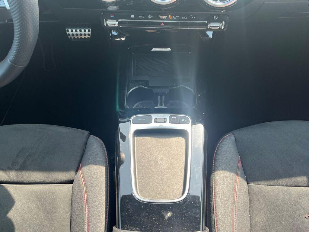 Mercedes-Benz A 180 AMG Line NAVIGATION+SITZ-& LENKRADHEIZUNG