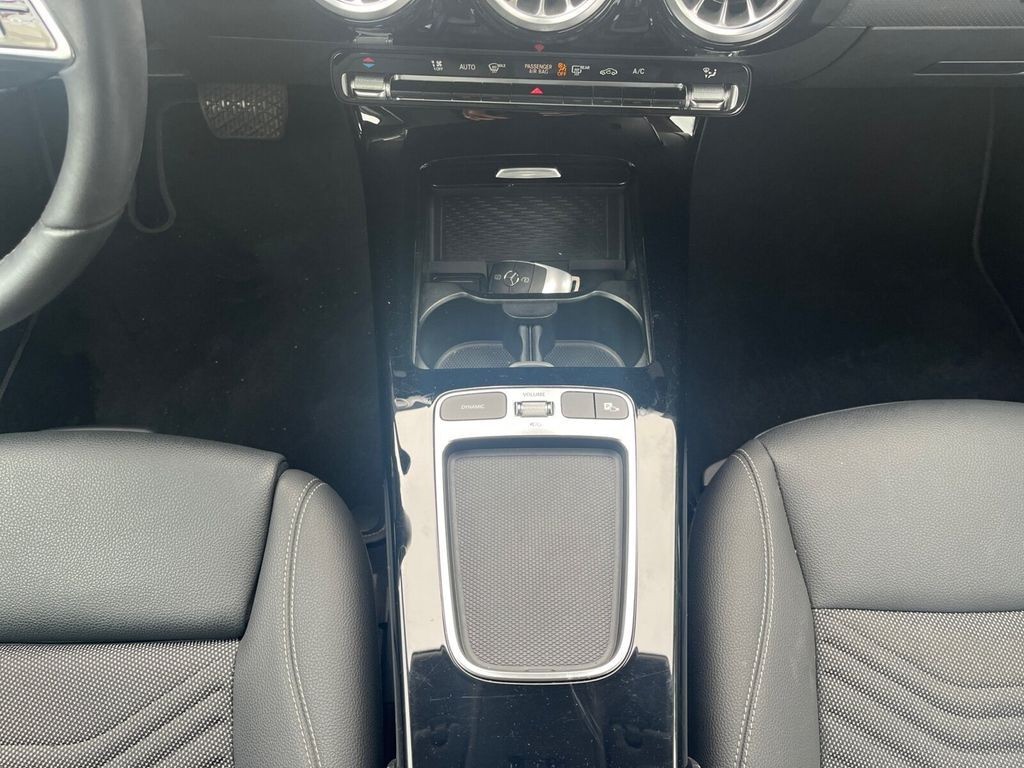 Mercedes-Benz A 200 Progressive ANHÄNGERKUPPLUNG+NAVI+TEMPOMAT