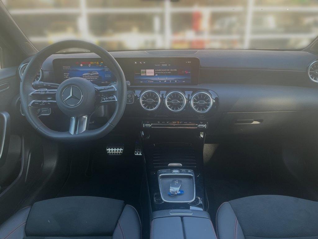 Mercedes-Benz A 180 AMG Line NAVIGATION+LENKRAD-& SITZHEIZUNG