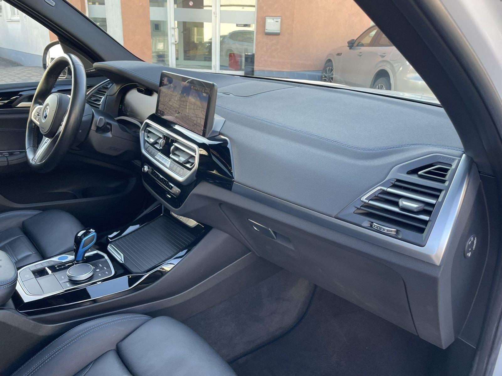 BMW iX3 Impressive 100%Akku M Sport Panorama AHK Laser HeadUp HarmanKardon