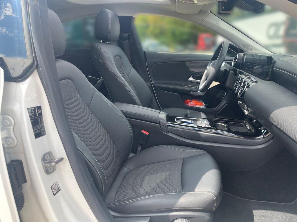 Mercedes-Benz CLA 180 Progressive NAVI+RÜCKFAHRKAMERA+TEMPOMAT