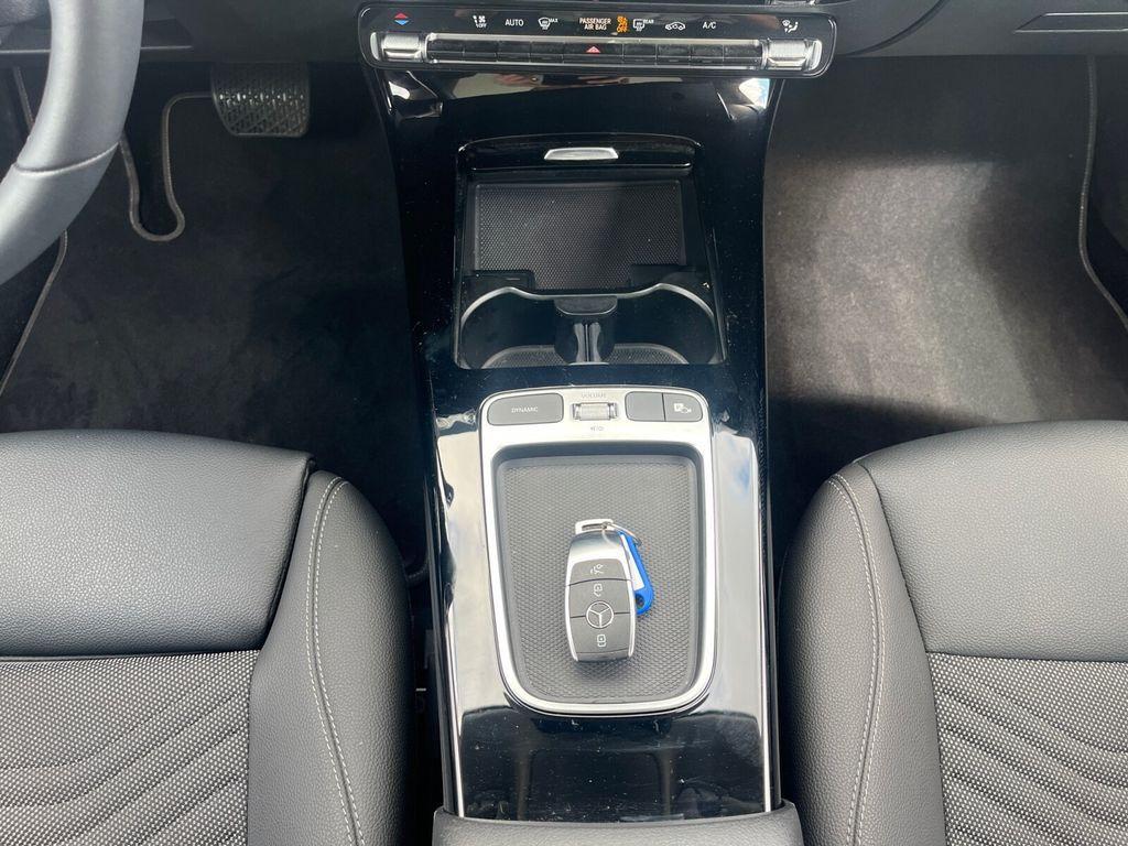 Mercedes-Benz CLA 180 Progressive NAVI+RÜCKFAHRKAMERA+TEMPOMAT