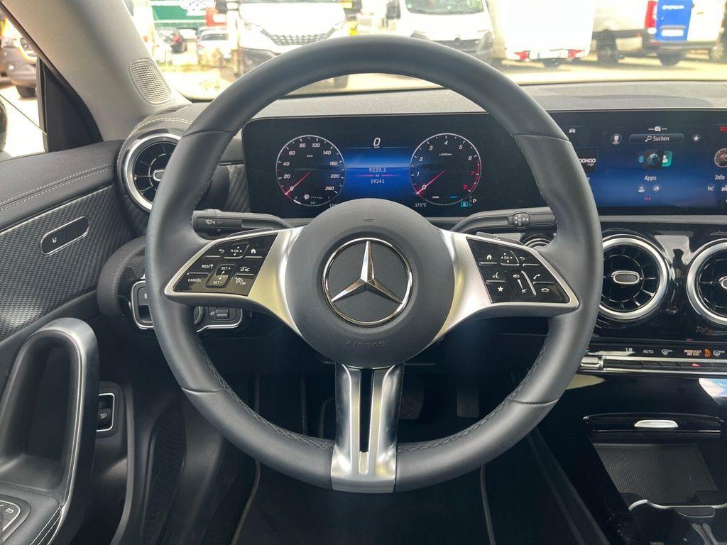 Mercedes-Benz CLA 180 Progressive NAVI+RÜCKFAHRKAMERA+TEMPOMAT