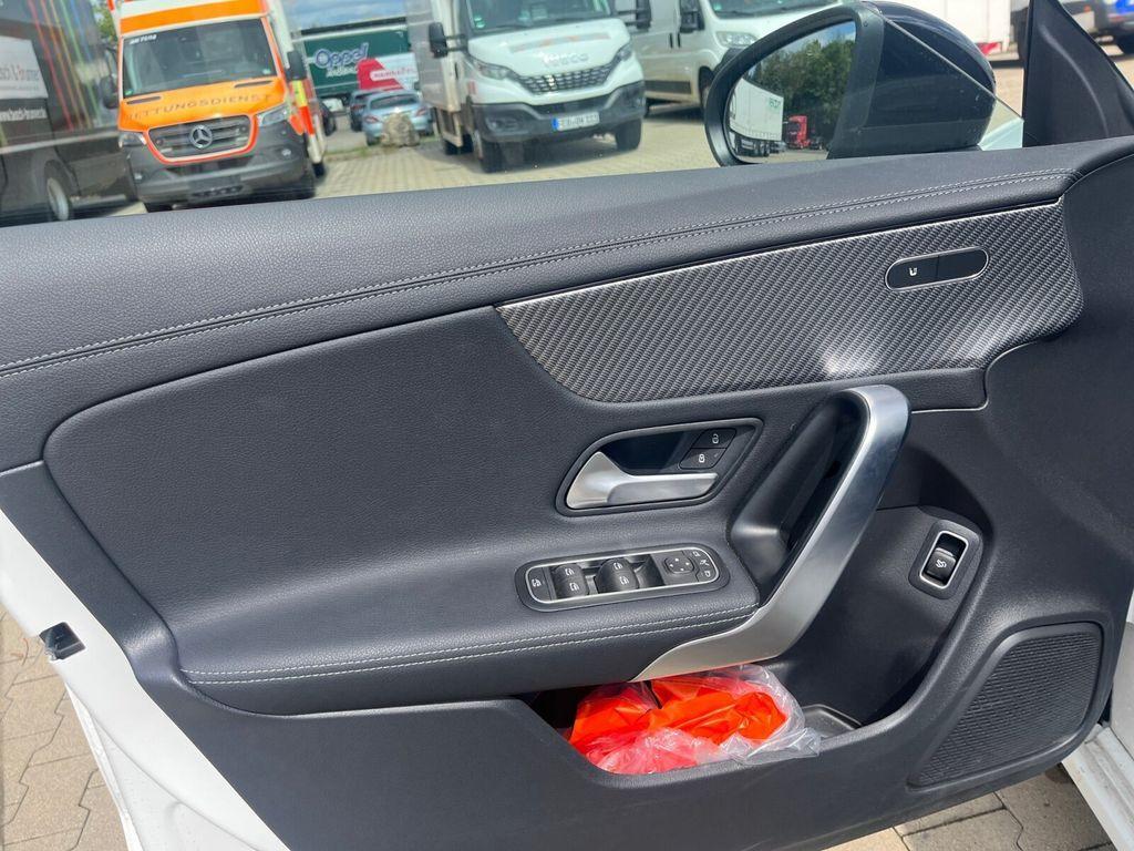 Mercedes-Benz CLA 180 Progressive NAVI+RÜCKFAHRKAMERA+TEMPOMAT