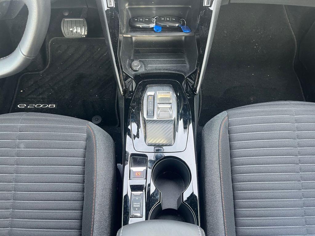 Peugeot 2008 e- Active Pack SITZHEIZUNG+TEMPOMAT+KEYLESS