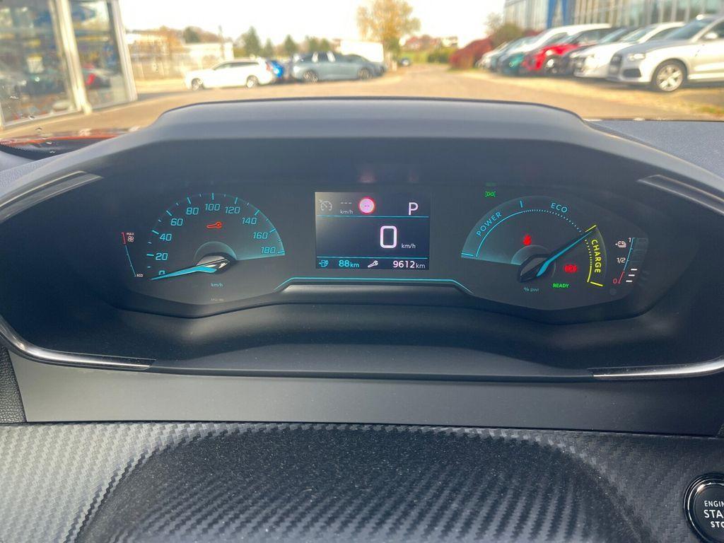 Peugeot 2008 e- Active Pack SITZHEIZUNG+TEMPOMAT+KEYLESS