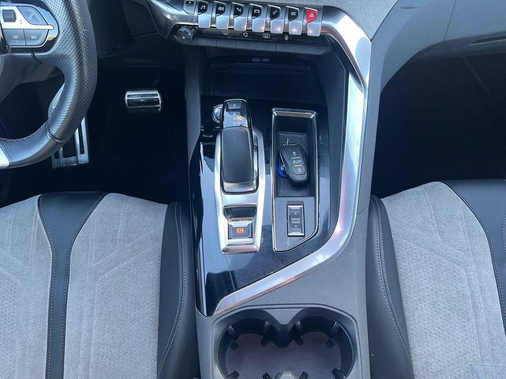 Peugeot 3008 GT NAVIGATION+180°RÜCKFAHRKAMERA+LADESCHALE