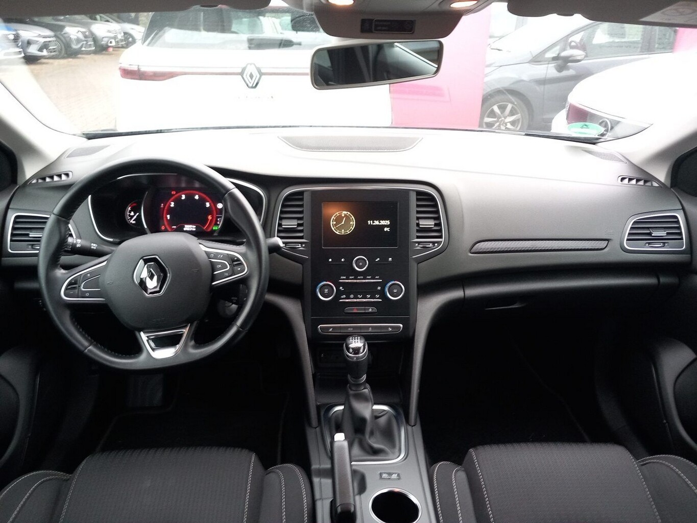 Renault Megane IV Grandtour TCe 140 Business PDC SHZ 16Z