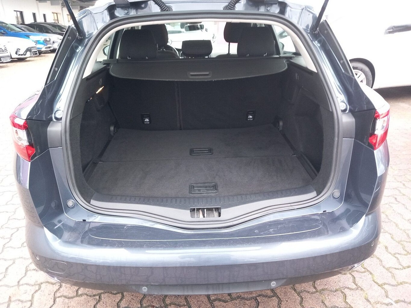 Renault Megane IV Grandtour TCe 140 Business PDC SHZ 16Z